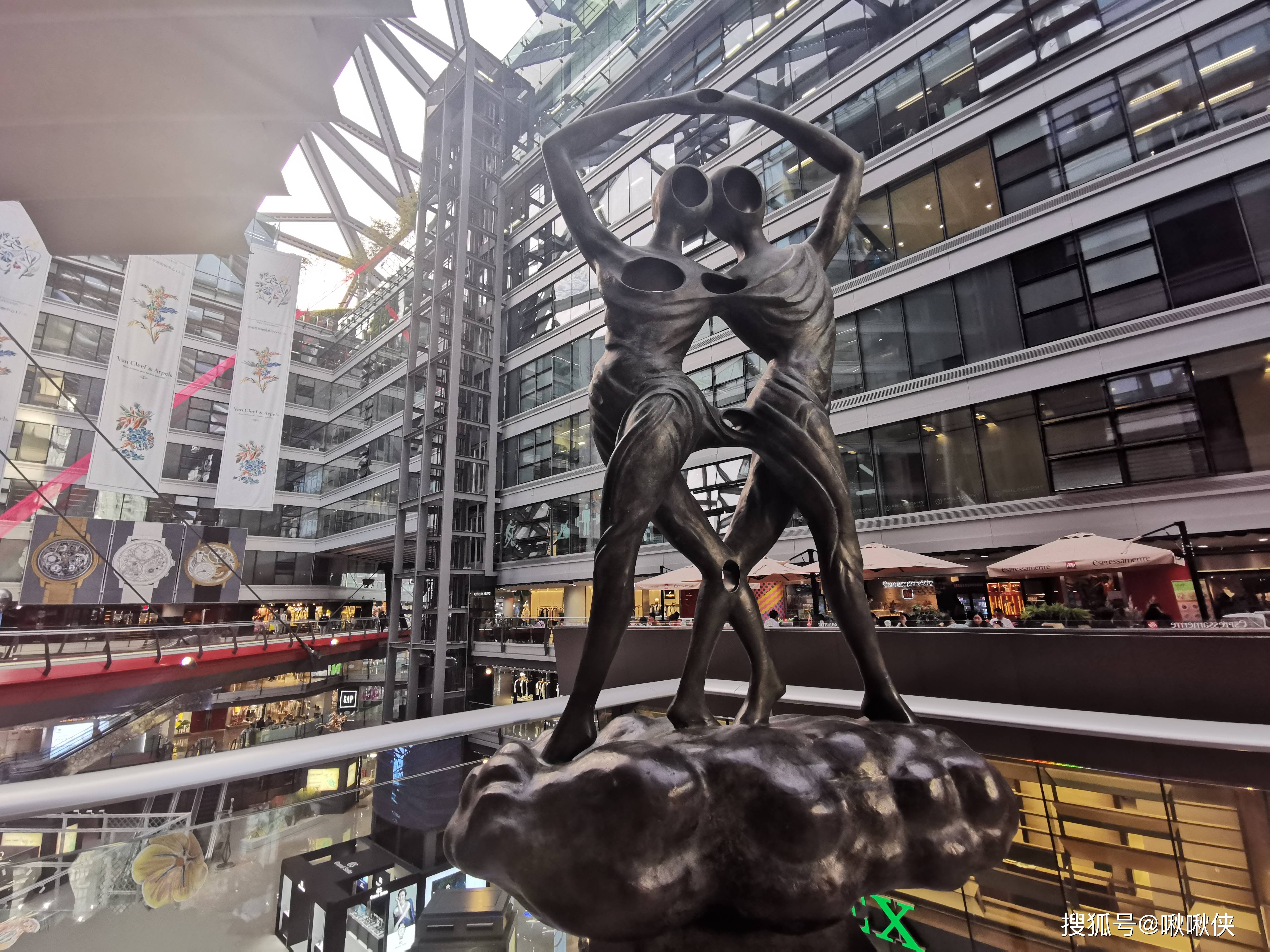 北京芳草地：从历史粮运要道到现代国际地标，探寻城市记忆与便捷生活