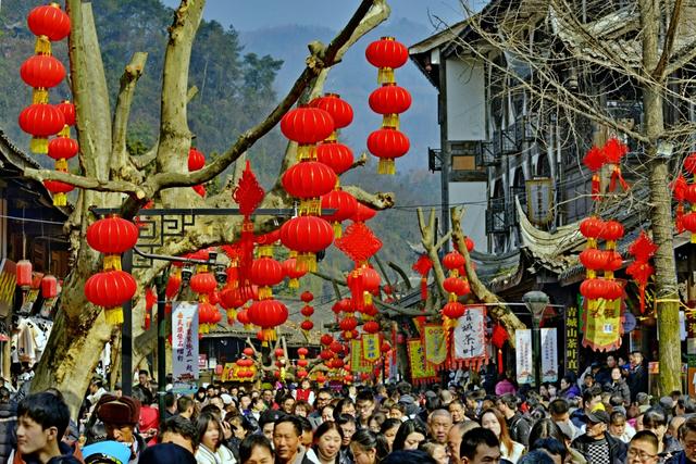 最适合春节去的10个地方：避开人潮，体验年味与美景的完美融合