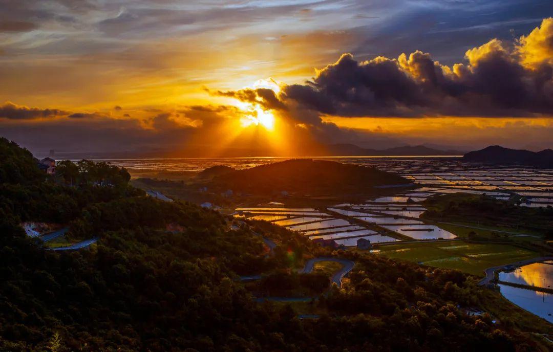 杭州景点小报：带你避开人潮，发现本地人私藏的杭州秘境与地道玩法